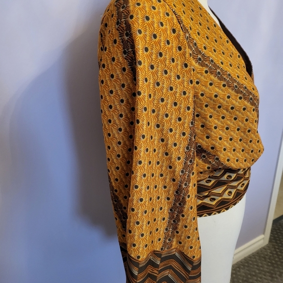 Women's top - Picture 4 of 7